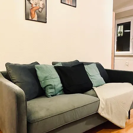 公寓 Saniertes - Elisa - Mit Balkon, Wlan, Smart-tv & Kueche In City-naehe 埃尔福特