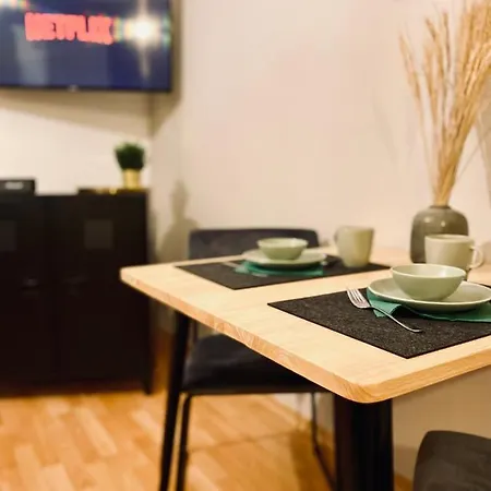 Apartment Saniertes - Elisa - Mit Balkon, Wlan, Smart-tv & Kueche In City-naehe Erfurt