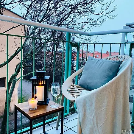 Saniertes - Elisa - Mit Balkon, Wlan, Smart-tv & Kueche In City-naehe * Erfurt