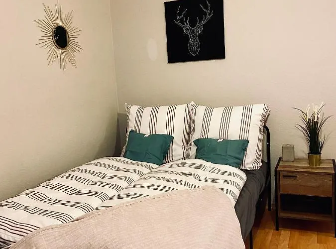 アパート Saniertes - Elisa - Mit Balkon, Wlan, Smart-tv & Kueche In City-naehe *