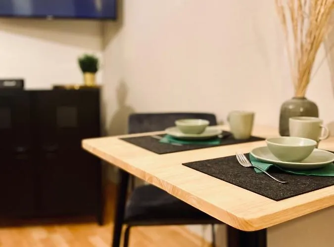 アパート Saniertes - Elisa - Mit Balkon, Wlan, Smart-tv & Kueche In City-naehe エアフルト